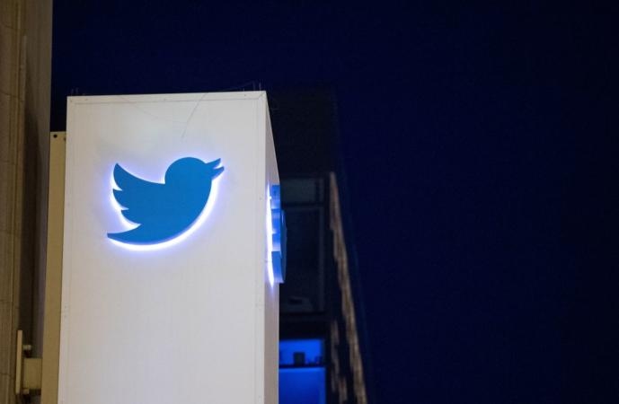 Twitter Takes a Page Out of Snapchat and Instagram's Book With Vanishing 'Fleets' Feature Twitter Takes a Page Out of Snapchat and Instagram's Book With Vanishing 'Fleets' Feature